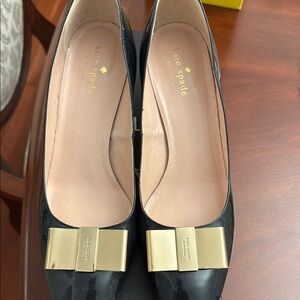 Kate Spade Black and Gold Heels with Elegant Bow